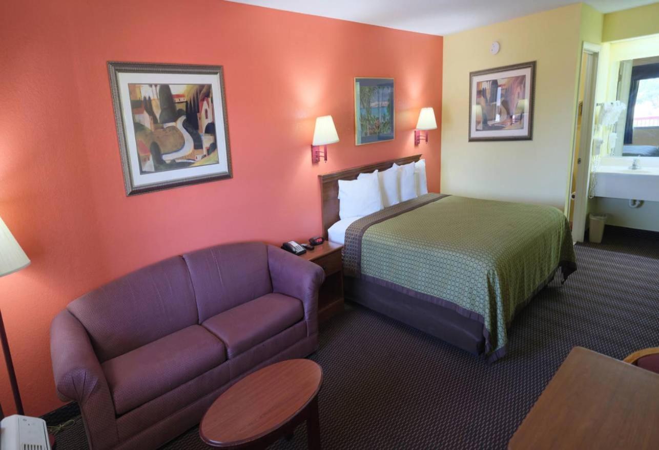 Budget Inn & Suites Hawkinsville Exteriör bild